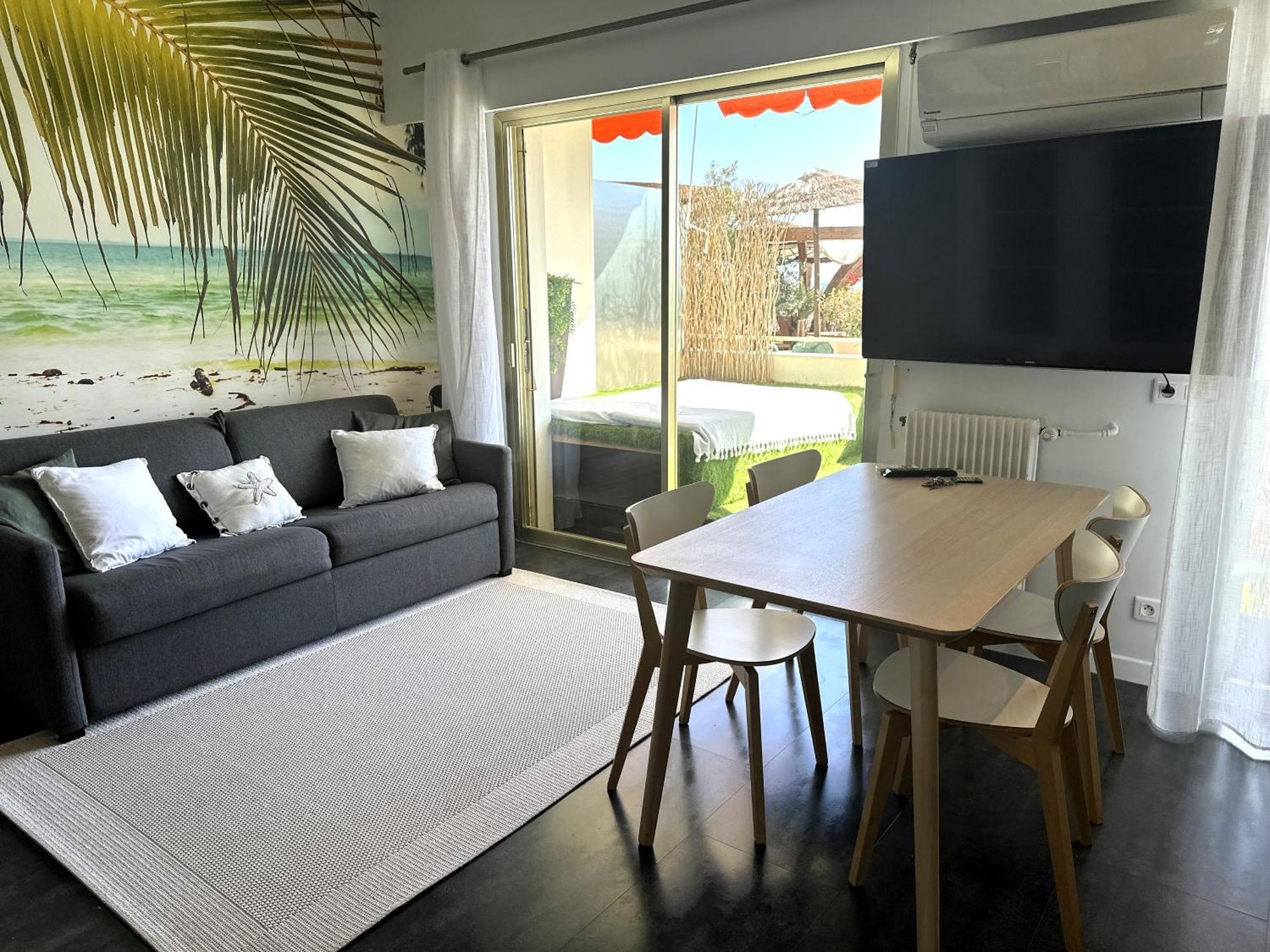 Apartment Baie-des-anges Front De *